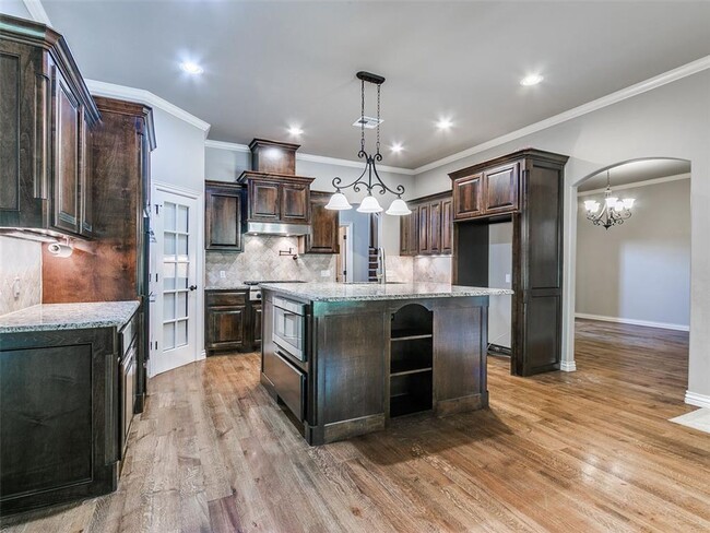 Photo - Stunning 5-bed home in Edmond's Bella Terra
