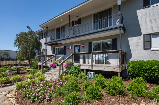 Mirabeau Apartments