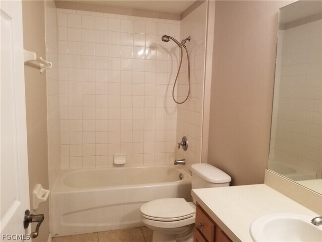 Photo - 907 Chenault St