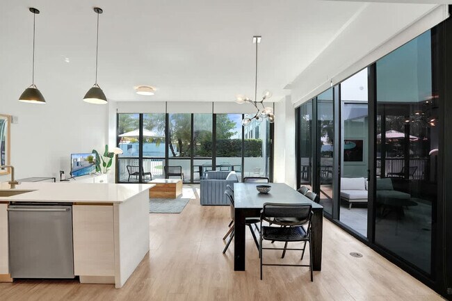 Photo - 1220 17th St Unidad SI ID1504115P