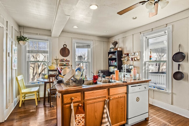 Photo - 124 N Franklin St