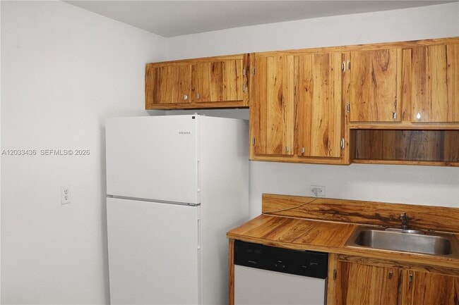 Photo - 10425 SW 112th Ave Unidad 204