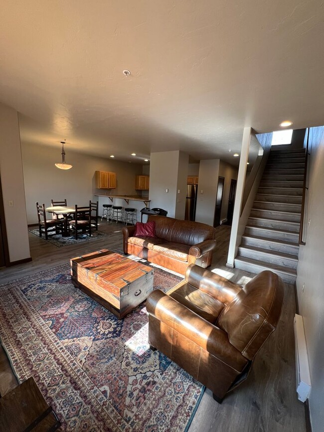 3 Bed 2.5 Bath Steps from Town Center - 3 Bed 2.5 Bath Steps from Town Center Casa