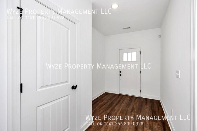 Photo - 1030 Highgrove Hts NW