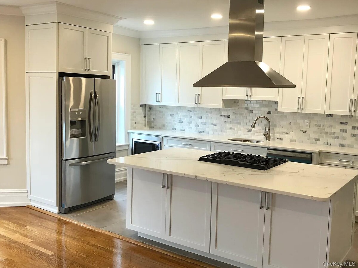 Photo - 180 Hilton Ave