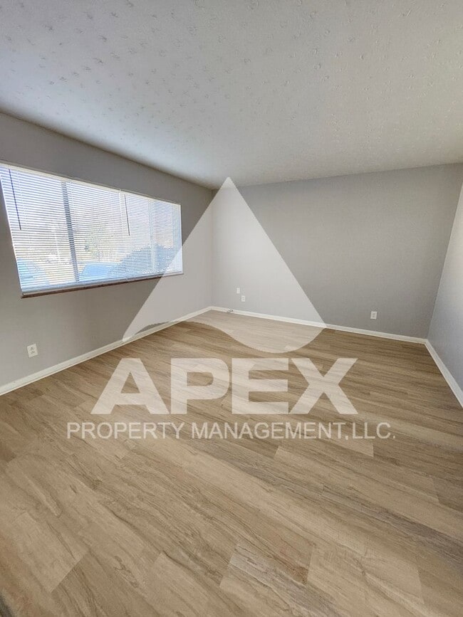 Photo - MOVE-IN SPECIAL, $1 RENT!! - Springdale Apartments - Spacious 1 Bd - 1Ba Apartment in North Knox! Unidad #1