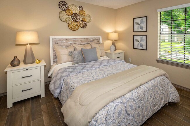 Photo - Park West Apartments