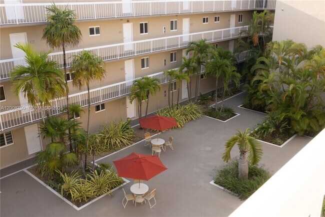 Photo - 7703 Camino Real Unidad 406