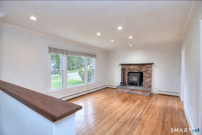Photo - 350 Bennetts Farm Rd