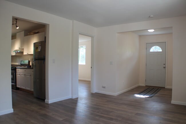 Building Photo - 320 E Victor Cir Unit 318 single family home
