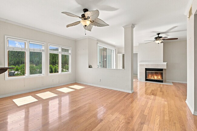 Photo - 680 Ridgeside Dr
