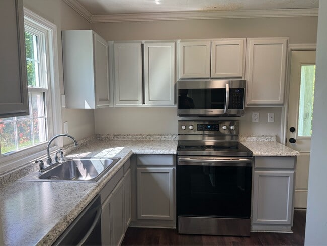 Photo - 1711 Osborne St