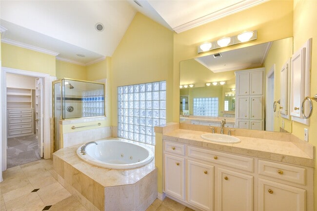 Photo - 2124 Nantucket Dr