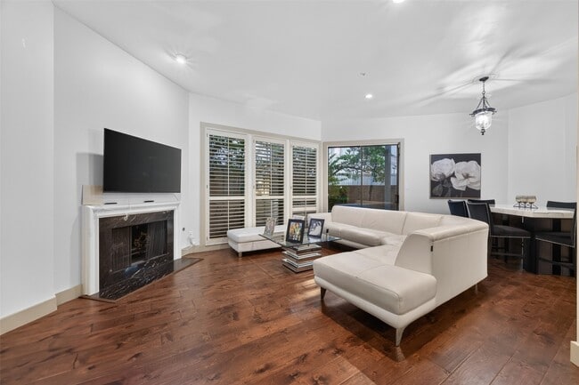6000 Sugar Hill Dr Unit 17