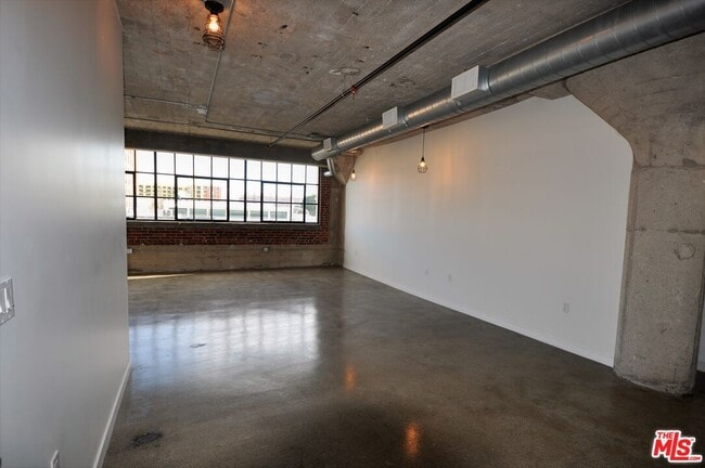 Photo - 691 Mill St Unidad 303