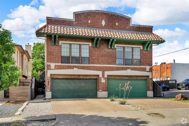Building Photo - 5631 Longview St Rental