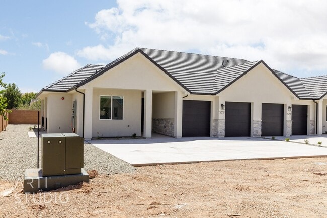 Photo - Brand New 3 Bed / 2 Bath Duplex – Modern L...