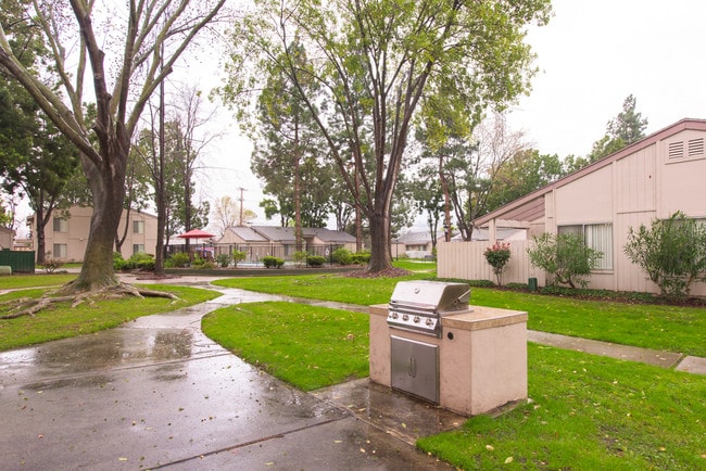 Photo - Village Green Apartments