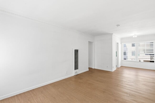 343 S Occidental Blvd