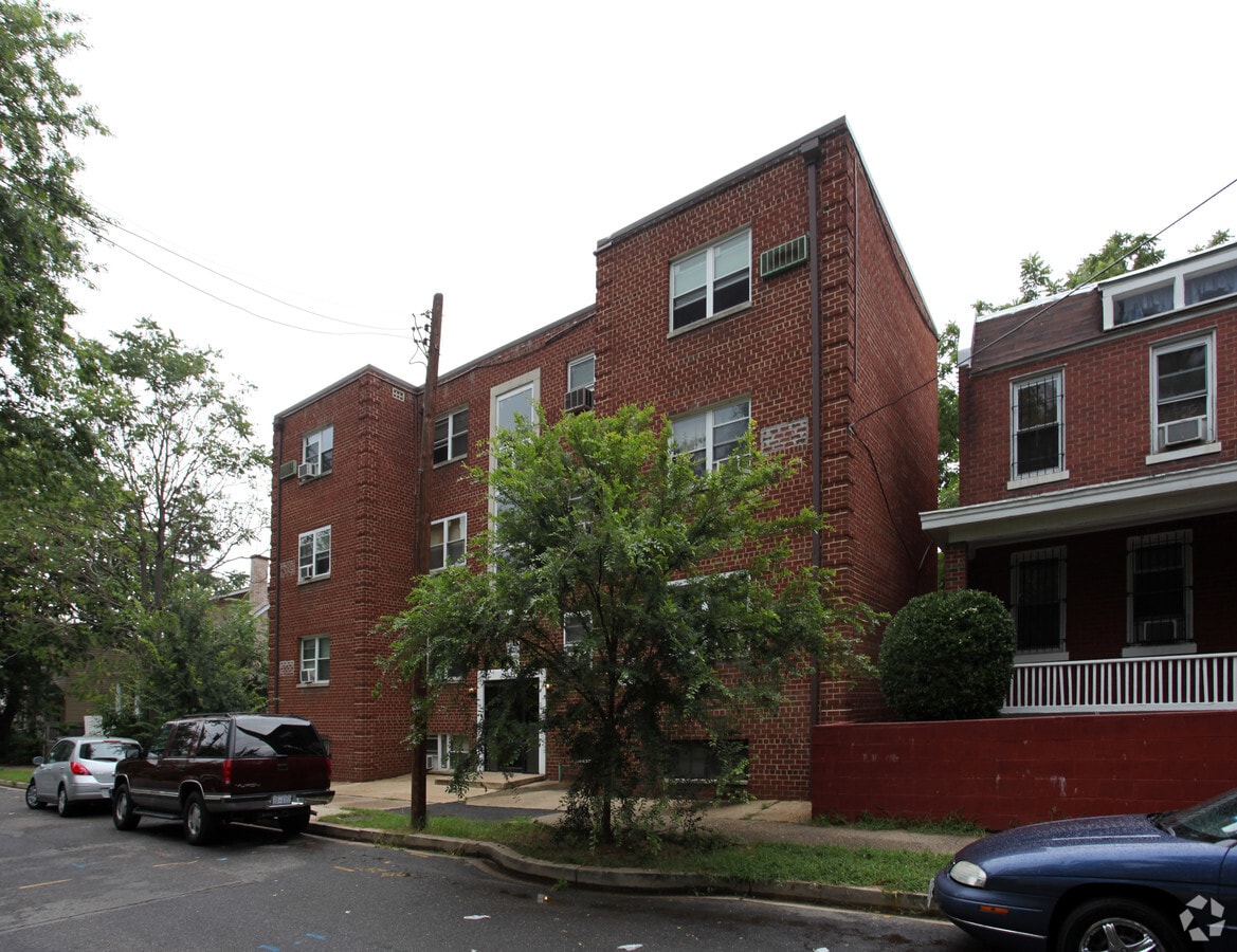 Photo - 1936 Naylor Rd SE