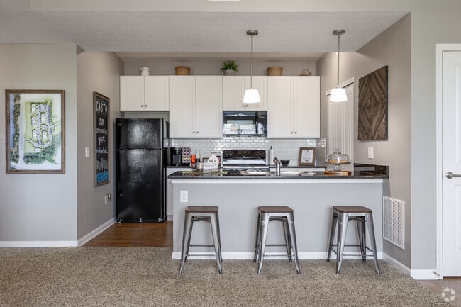 2BR, 2BA - 1,072 - Kitchen