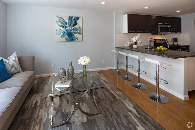 2BR, 1BA - 800SF Living Room