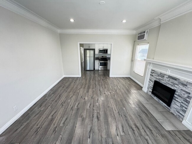 244 S Alexandria Ave Unit B