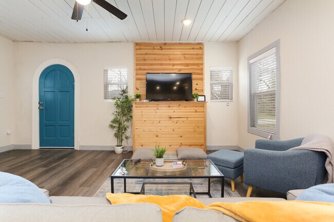 Photo - 1007 Avant Ave