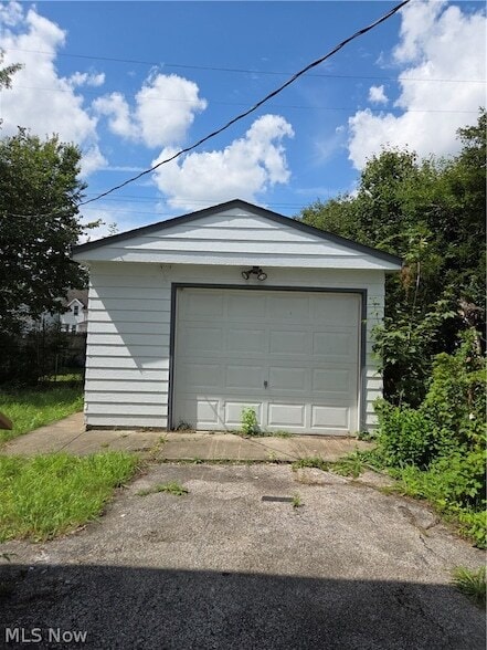 Photo - 3618 E 105th St