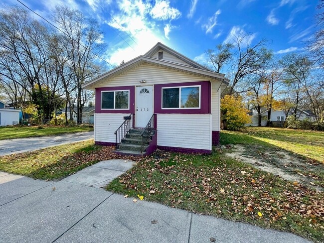 Three Bedroom Home in Muskegon - Three Bedroom Home in Muskegon