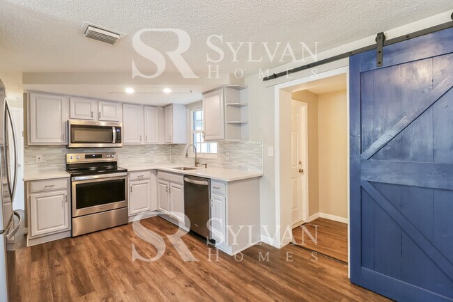 Photo - 7230 Ivanhoe Dr