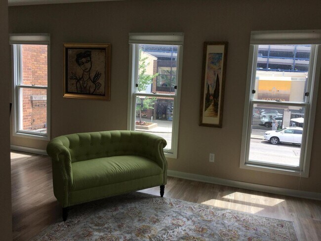 Photo - 330 S Main St