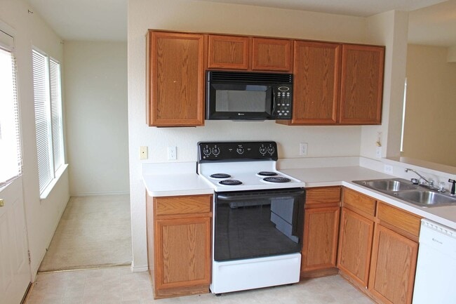 Photo - Lovely 3 BR 2 BA Home for Lease in Cross Oak Ranch Addition