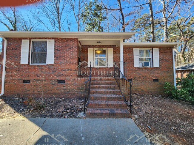 3 Bedroom Single Family Home off Whitehall Rd - 3 Bedroom Single Family Home off Whitehall Rd