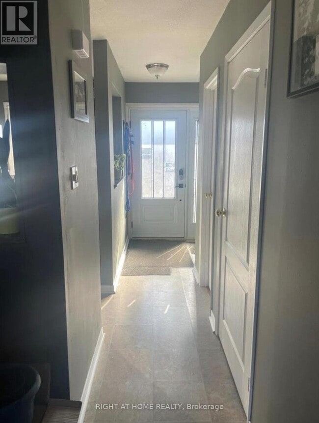 Photo - 4338 Meadowvale Ln