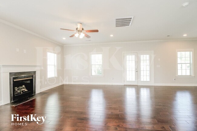 127 Phoenix Ct