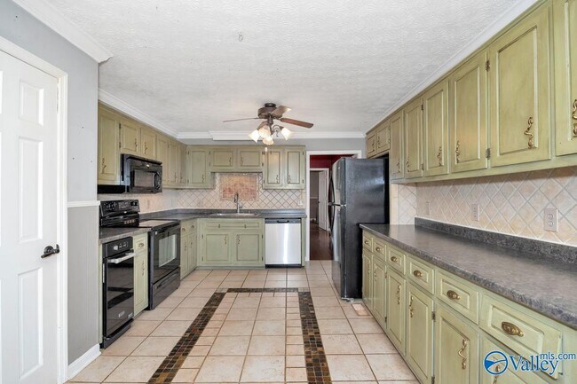 Photo - 1307 Lindsay Ln S