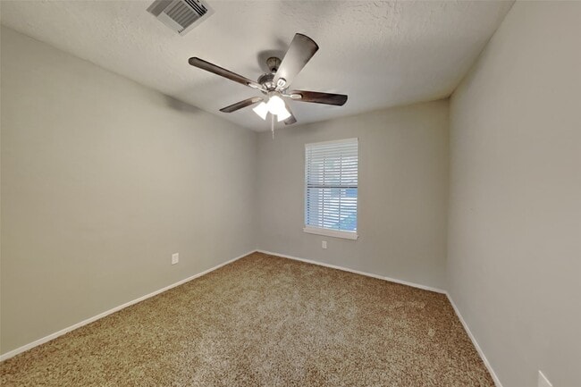 Photo - 26 Pinewood Forest Ct