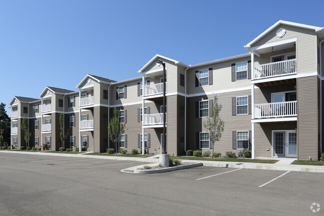 Emerald Reserve Lakewood