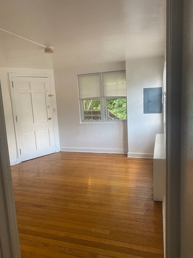 Photo - 501 Capitol Tr Unidad 200