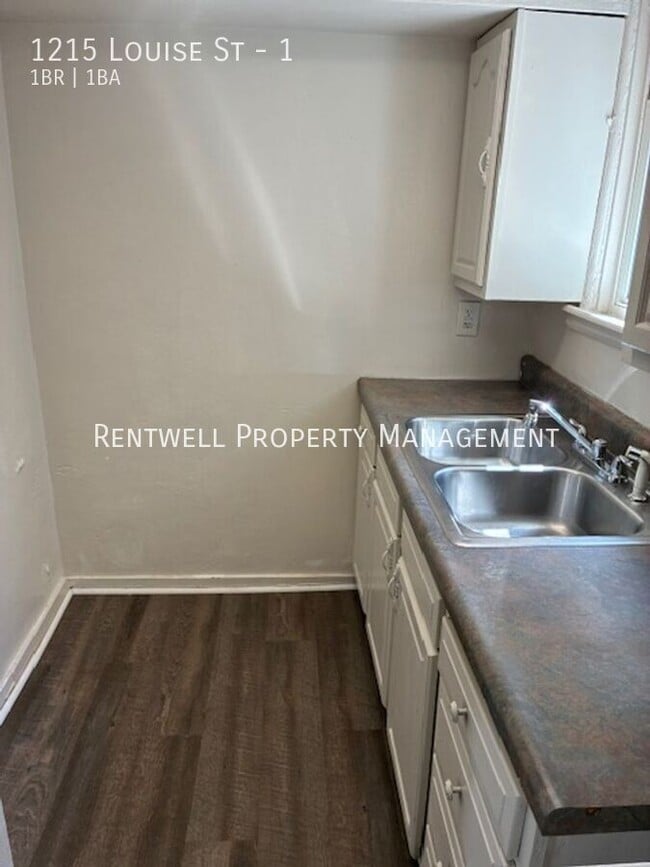 Photo - 1215 Louise St Unit 1