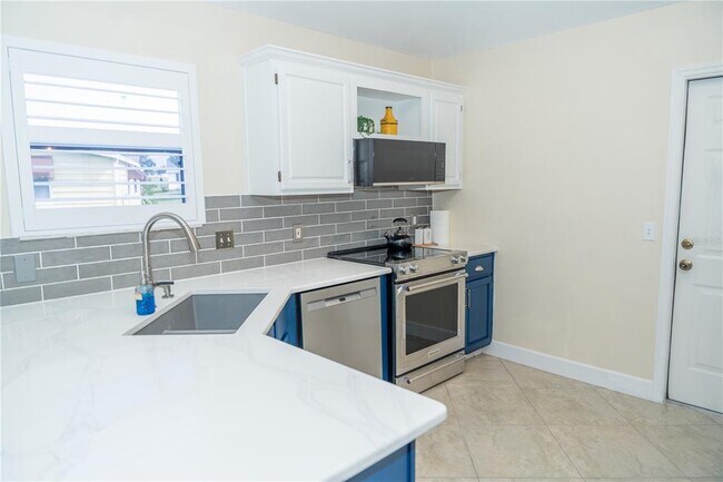 Photo - 714 Bay Hill Ct