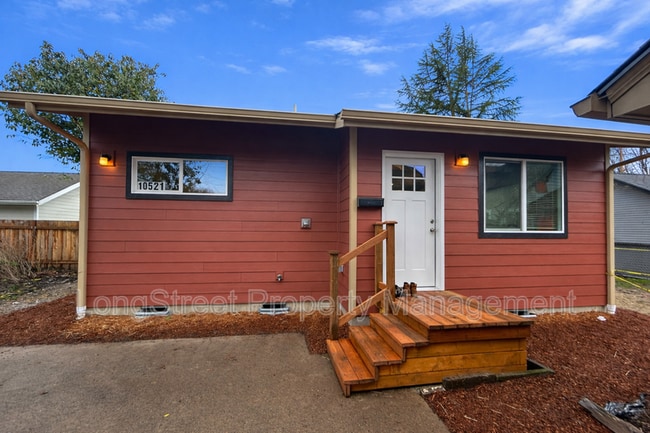 Building Photo - 1052 SW Western Blvd