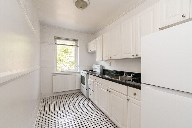 Building Photo - 100 Vaughan Rd Unit 18