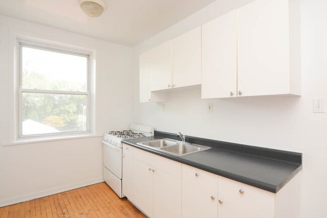 Photo - 3042 W Wellington Ave Unit 3