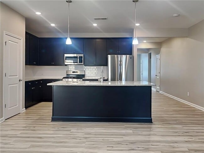 Photo - 153 Everett Sq