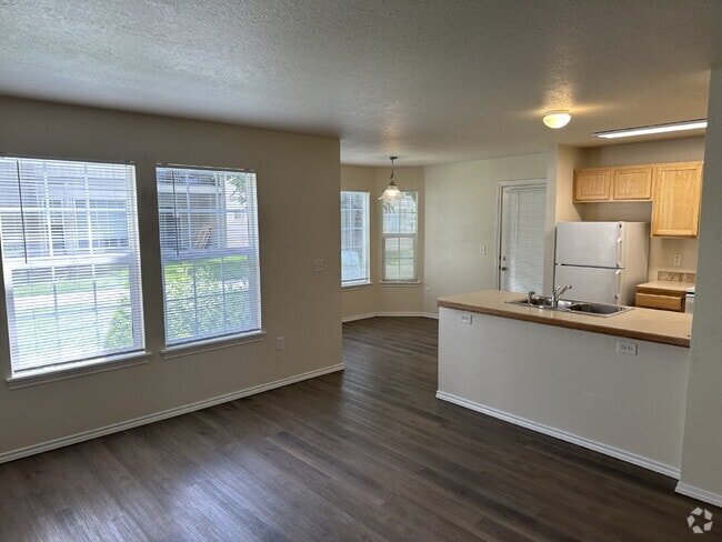 Building Photo - "Modern 2-Bed, 2-Bath Retreat in Boise's H... Rental