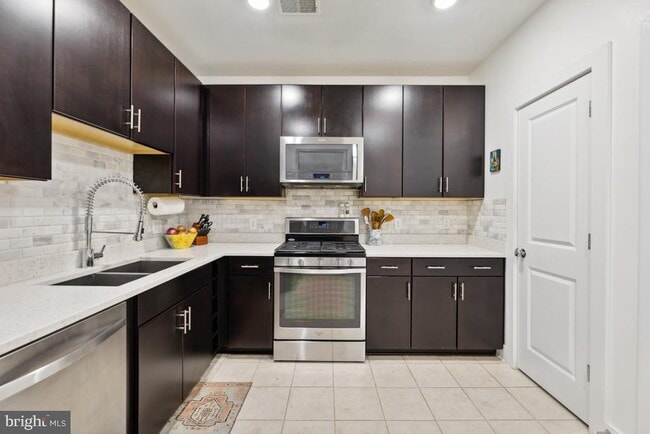 Photo - 9521 Bastille St Unit 203