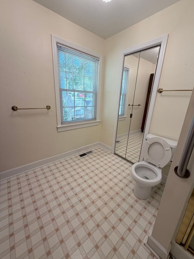 Photo - 1304 Gracewood Dr