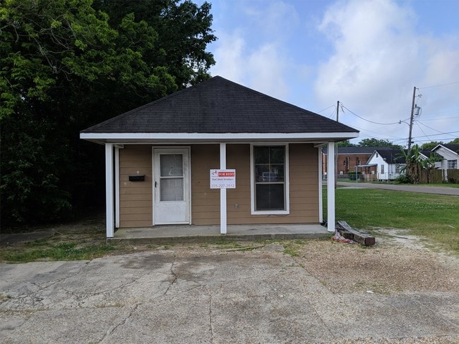 Photo - 2606 Weller Ave